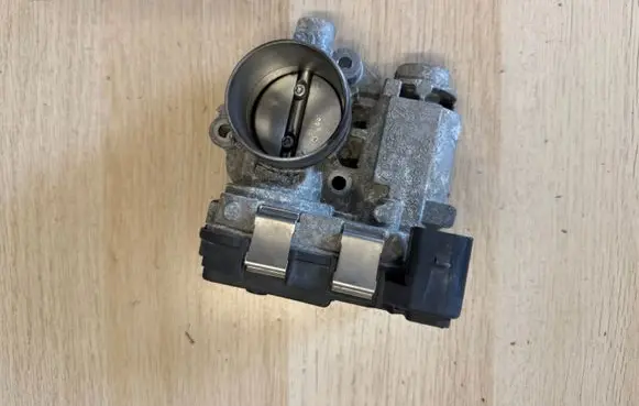 Seat Ibiza IV (6J,6P) Throttle valve 04C133052D