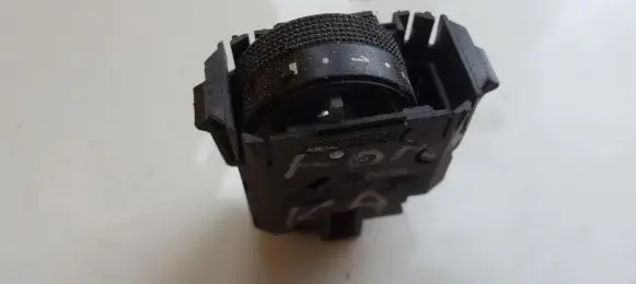 Ford Mondeo Mk III Headlight level height control switch 0307851417
