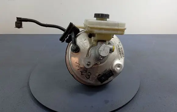 BMW X3 F25 Brake booster 6850495