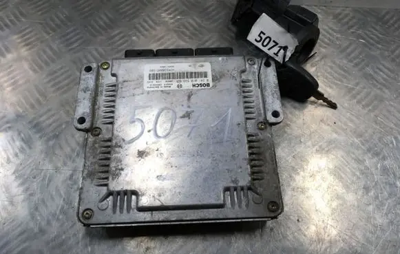 Nissan Primastar Engine control unit/module 0281010633 02082928SA5610 2882911540103