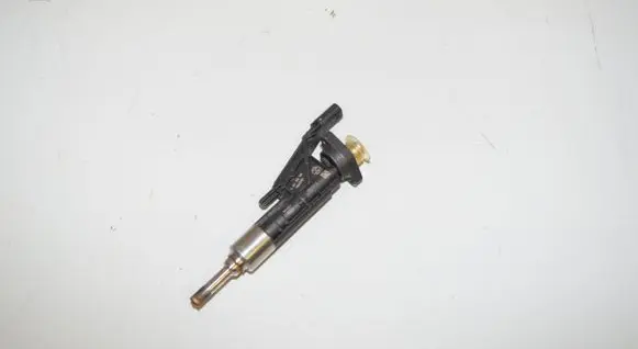 BMW 2 F45 Fuel injector 7639990 13537639990 13538625396