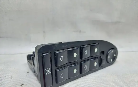 BMW 5 E39 Electric window control switch 8368966