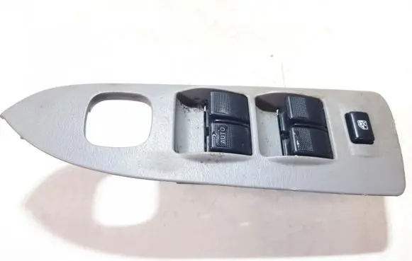 Mazda Premacy Electric window control switch cb0866350a c8h-d135