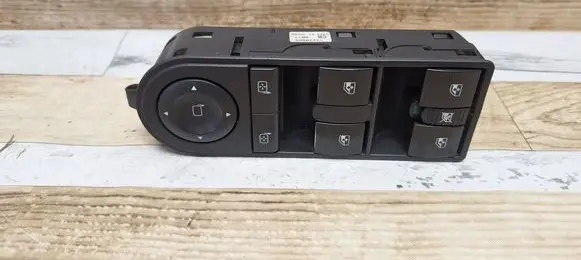 Opel Zafira B Electric window control switch 13228699
