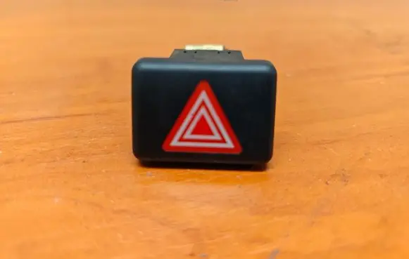 Audi A4 S4 B7 8E 8H Hazard light switch 8E0941509