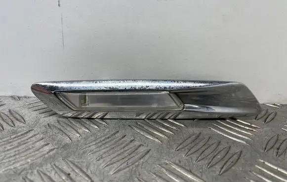 BMW 5 F10 F11 Front fender indicator light 7154167 7154169