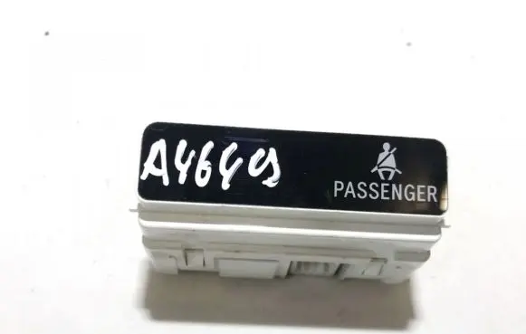 Passenger airbag on/off switch