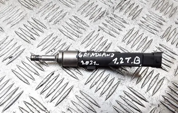 Opel Grandland X Fuel injector 9822715980