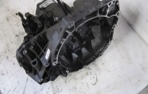 Nissan Micra Manual 5 speed gearbox JH3338
