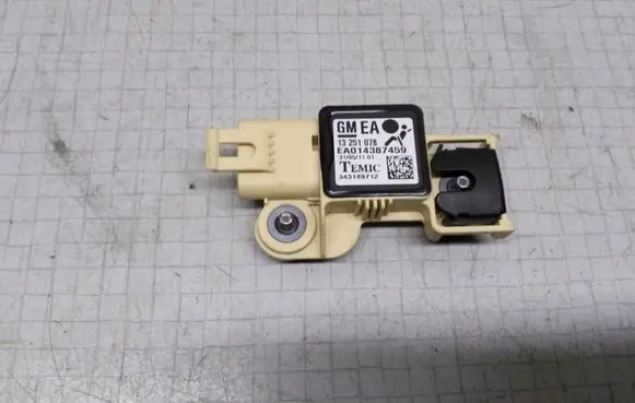 Opel Zafira B Airbag deployment crash/impact sensor 13251078 EA014387459 343149712