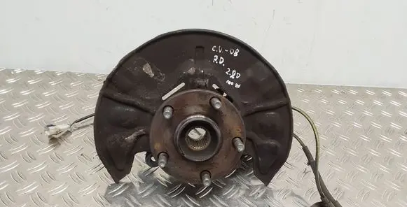 Toyota Corolla Verso AR10 Front wheel hub