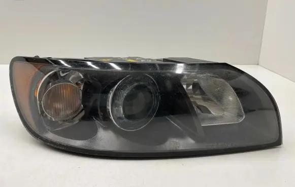 Volvo V50 Headlight/headlamp 30744682 0301198278