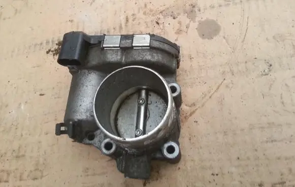 Ford Mondeo MK IV Throttle body valve 