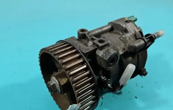 Renault Clio III Fuel injection high pressure pump R9042A070C IMPRK1558702