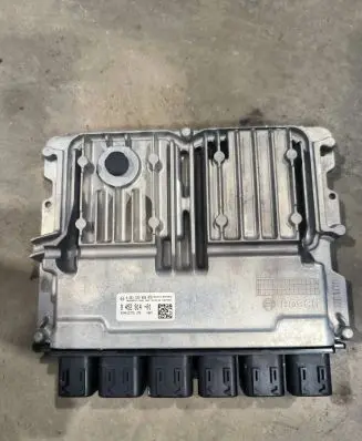BMW 8 G15 Engine control unit/module 0261S22026 9452914