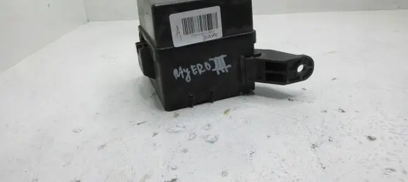 Mitsubishi Pajero Relay mounting block 