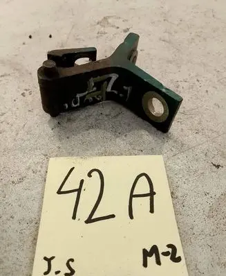 Audi A3 S3 8L Rear door lower hinge 8L0831411