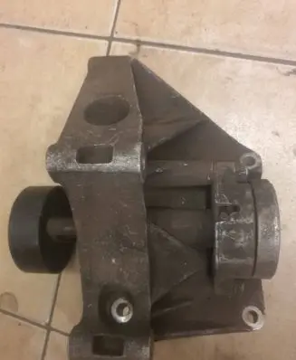 Audi 100 S4 C4 Engine mounting bracket 028903143g