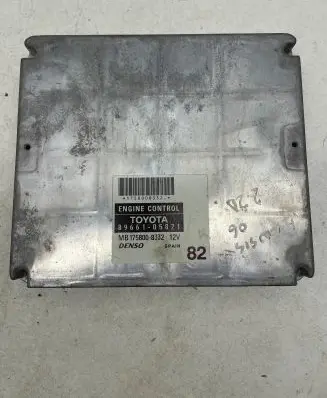 Toyota Avensis T250 Engine control unit/module 8966105821 1758008332 MB1758008332