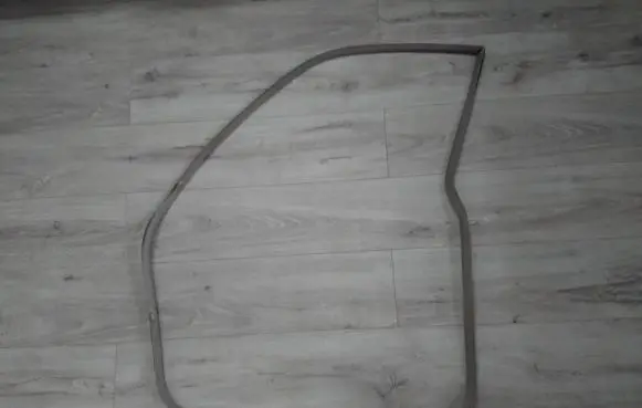 Jaguar XJ X300 Front door rubber seal