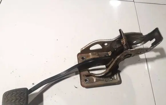 Toyota Corolla Verso AR10 Clutch pedal 