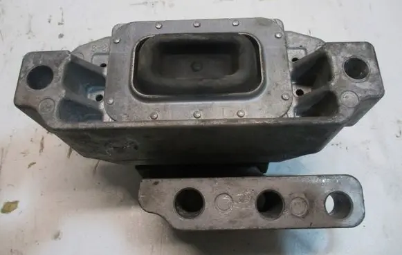 Nissan Z S30 240Z 260Z 280Z Engine mount vacuum valve 