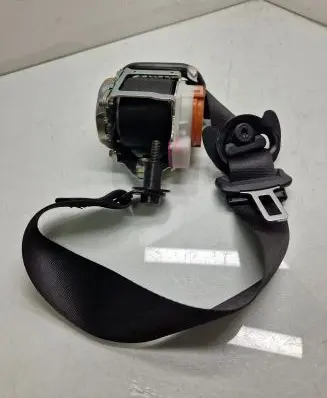 BMW 8 G15 Front seatbelt 310059899228