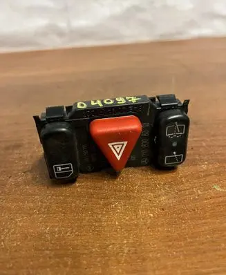 Mercedes-Benz E W210 Hazard light switch 2108208010 D4097