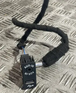 BMW 3 GT F34 AUX in-socket connector 9229246