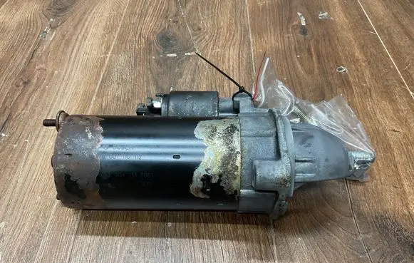 Mercedes-Benz SL R129 Starter motor 0041517001 0001110112 A0041517001