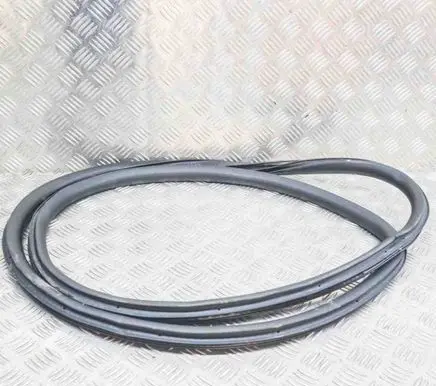 Fiat 500X Rubber seal front coupe door B386