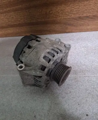 Renault Scenic I Generator/alternator SG7S013