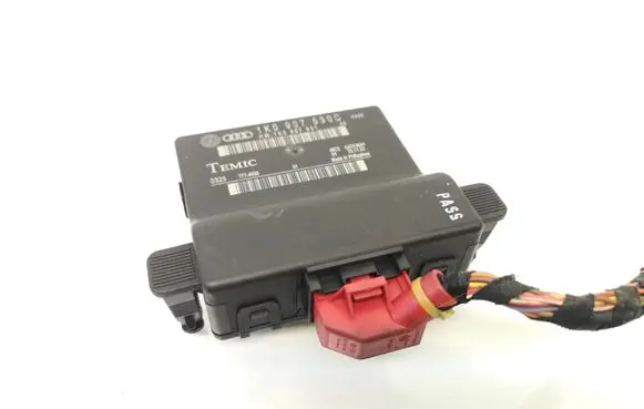 Volkswagen Golf V Gateway control module 1K0907530C 1K0907951