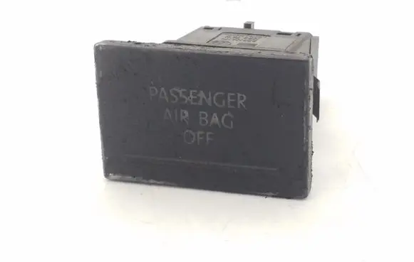 Passenger airbag on/off switch