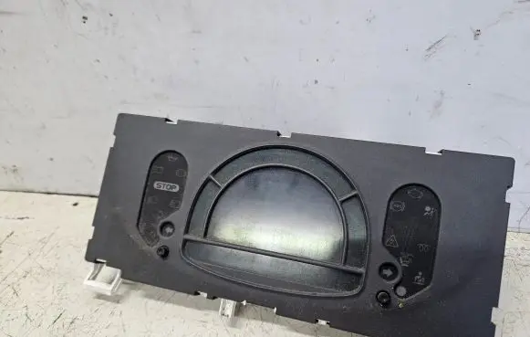 Renault Modus Speedometer (instrument cluster) P8200418023D P8200418023