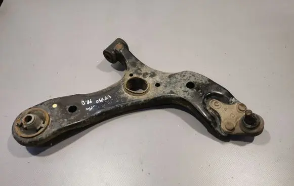 Toyota Verso Front lower control arm/wishbone