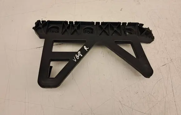 Hyundai i30 Rear bumper mounting bracket 