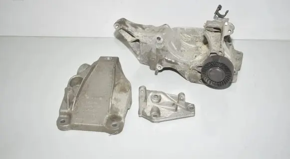 BMW 5 F10 F11 Generator/alternator bracket 7805421 13517805421 6777623
