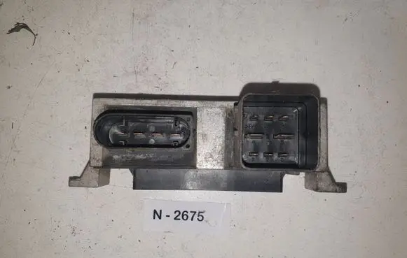 Nissan NV200 Glow plug pre-heat relay 8200558438A