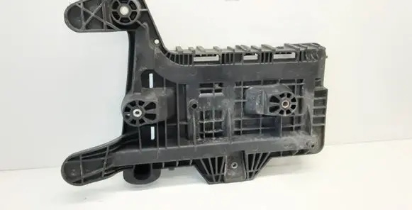 Volkswagen PASSAT B6 Battery tray 1K0915333H