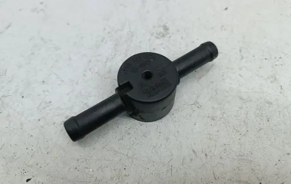 Volkswagen Touareg I Engine coolant pipe/hose 7H0121421