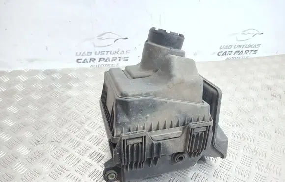 Mitsubishi Lancer Air filter box