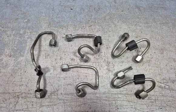 Volkswagen PASSAT B7 Fuel return line/hose 