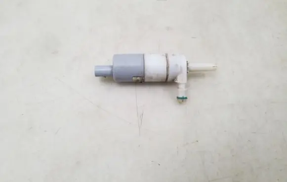 Opel Insignia A Headlight washer pump 13250289