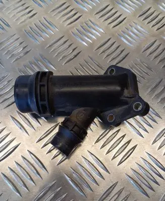 BMW 1 E81 E87 Engine coolant pipe/hose 2247744