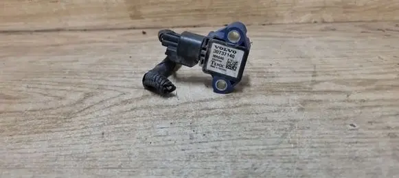 Volvo V50 Airbag deployment crash/impact sensor 30737140