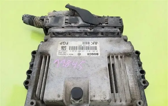 Opel Astra H Engine control unit/module 55198055
