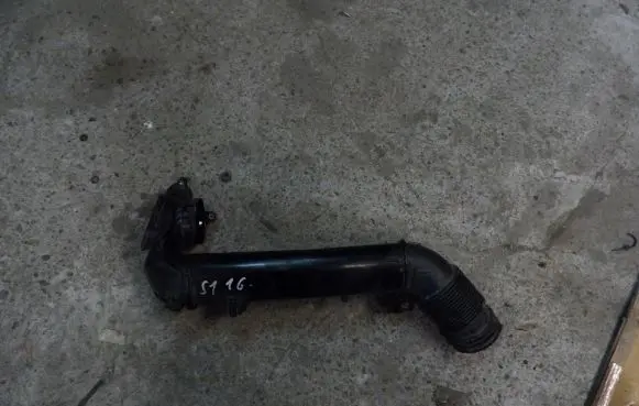 BMW 1 F40 Intercooler hose/pipe 8580239