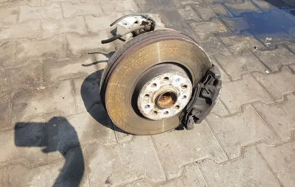 Volkswagen Tiguan Front wheel hub spindle knuckle