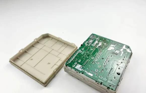 Renault Clio III Fuse module 233293F